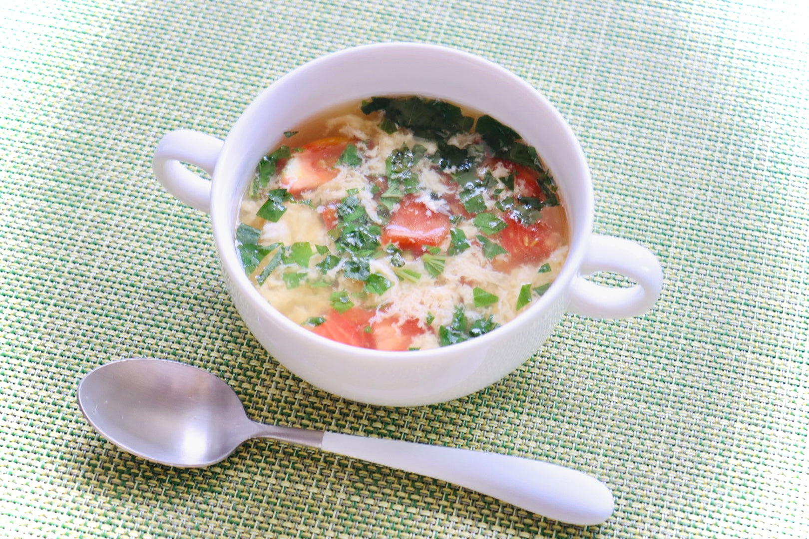 モロヘイヤとトマトのかき玉スープ